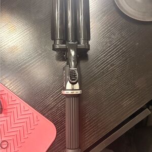 Black Triple Barrel Hair Waver - Black